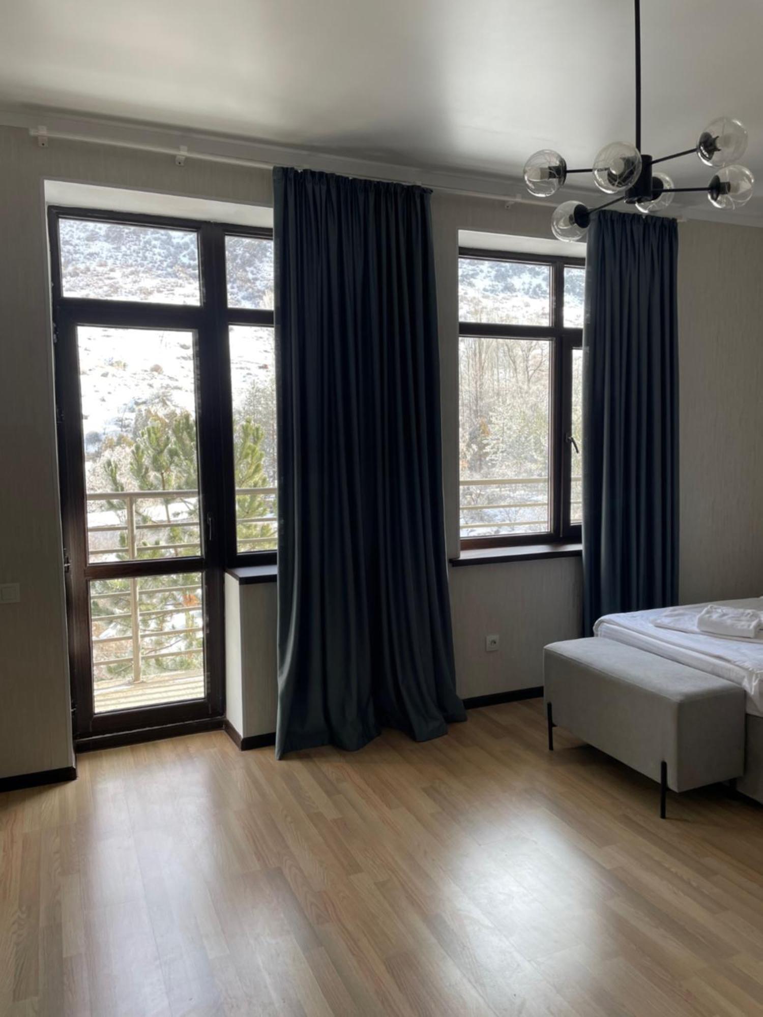 Issyk Ata Retreat Hotel Gorno-Serafimovka Kültér fotó